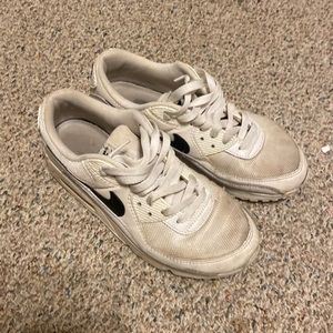 Airmax size 9 women’s alittle worn